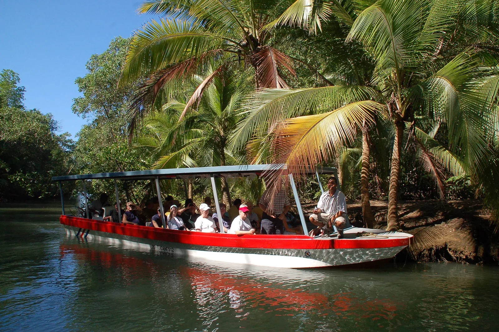 Cruising the mangrove channels of Isla Damas with a naturalist guide