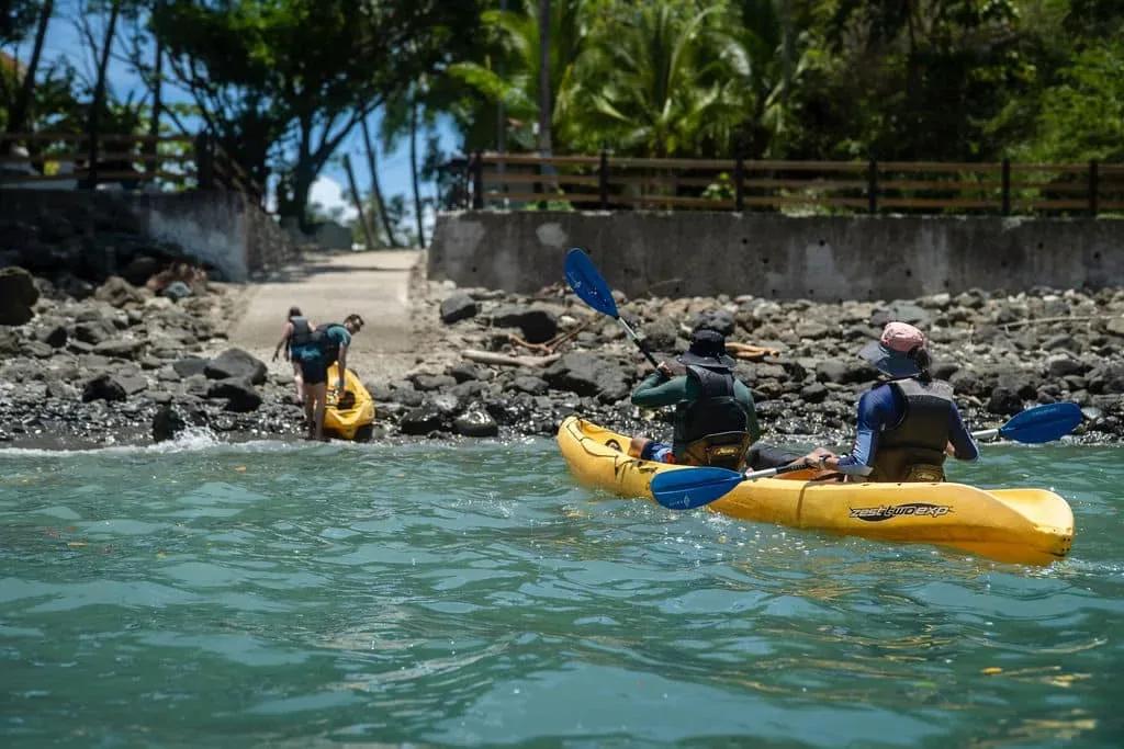 Tucanes Tours guests kayaking the calm waters of the Central Pacific coast