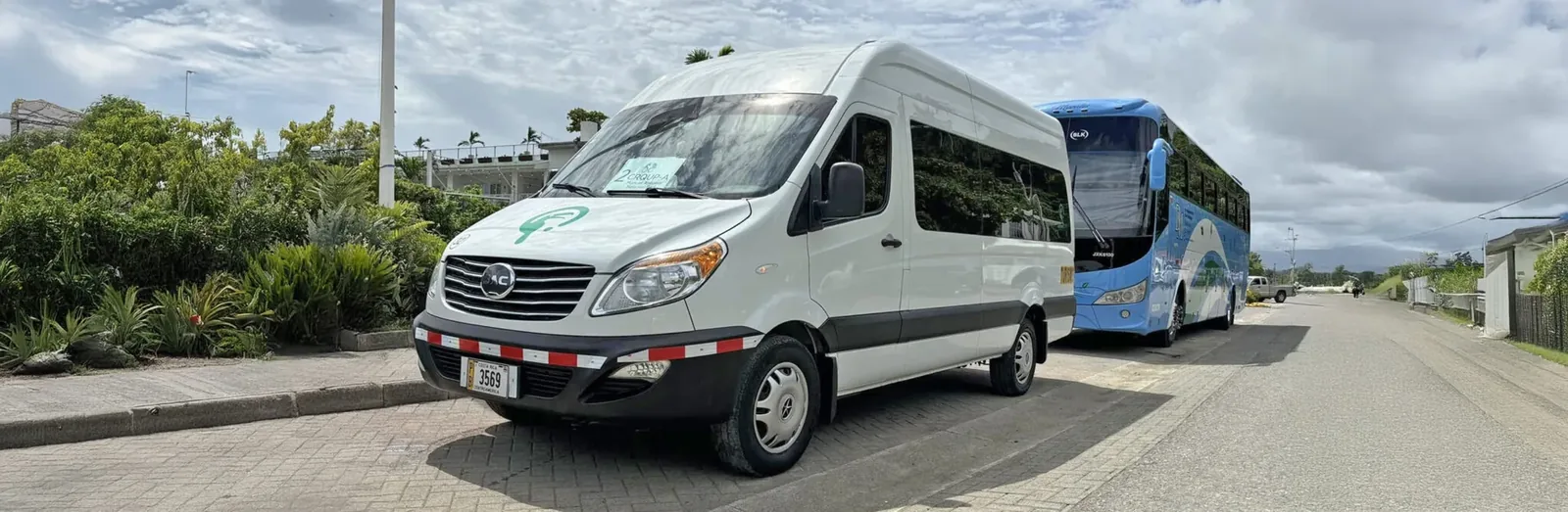 Tucanes Tours private shuttle on a Costa Rica coastal road