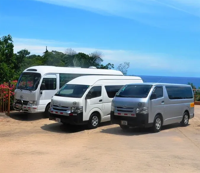 One-way private shuttle on a Costa Rica highway